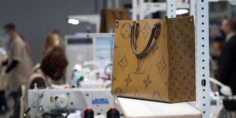 Salaires Commerce et vente chez Louis Vuitton : Combien gagne .